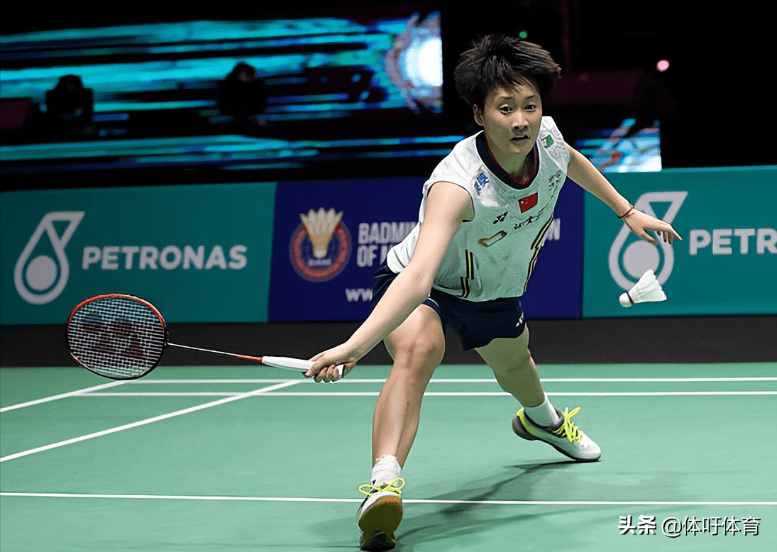 开云体育平台APP-马来西亚队险胜中国队，黄鸭组合扛起全队